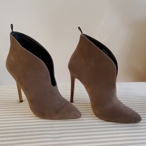 Forever 21 Taupe Faux Suede Booties Sz 6.5